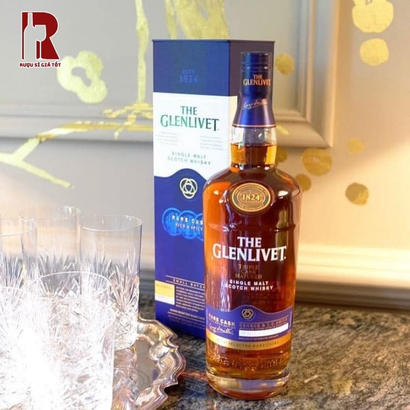 Thưởng thức rượu single malt whisky Glenlivet