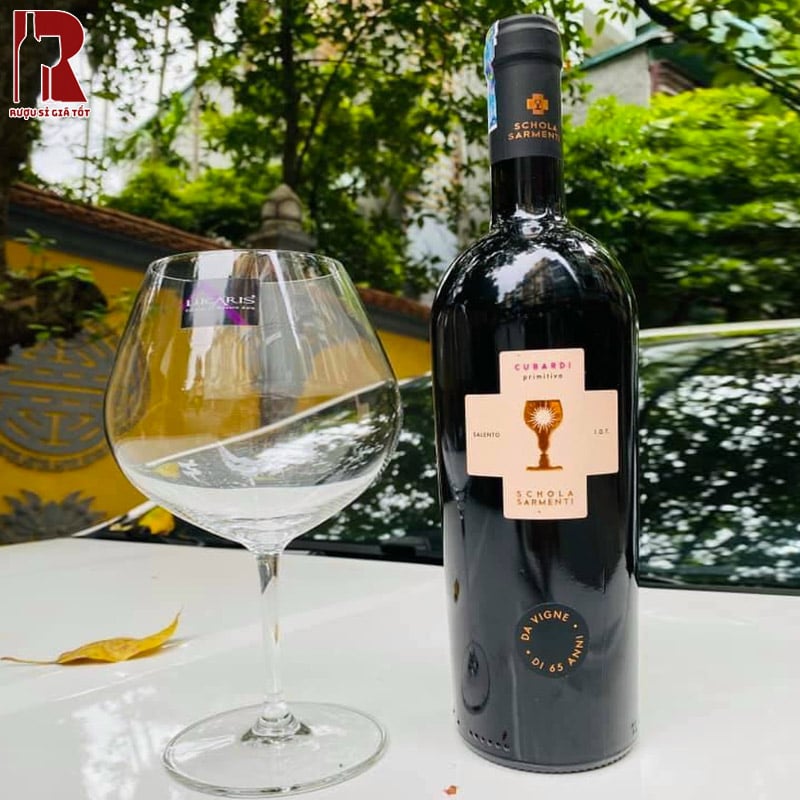 Schola Sarmenti Cubardi Salento IGT còn được gọi là Chén Thánh Hồng