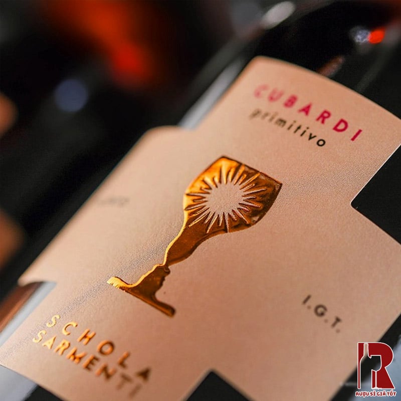 Quy Trình Sản Xuất Cầu Kỳ Của Schola Sarmenti Cubardi Salento IGT