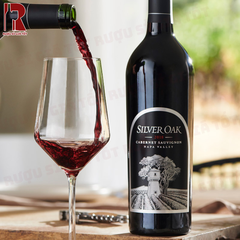 Chai Silver Oak Napa Valley được sản xuất bởi giống nho cao cấp, được trồng tại nơi có điều kiện tự nhiên tốt nhất