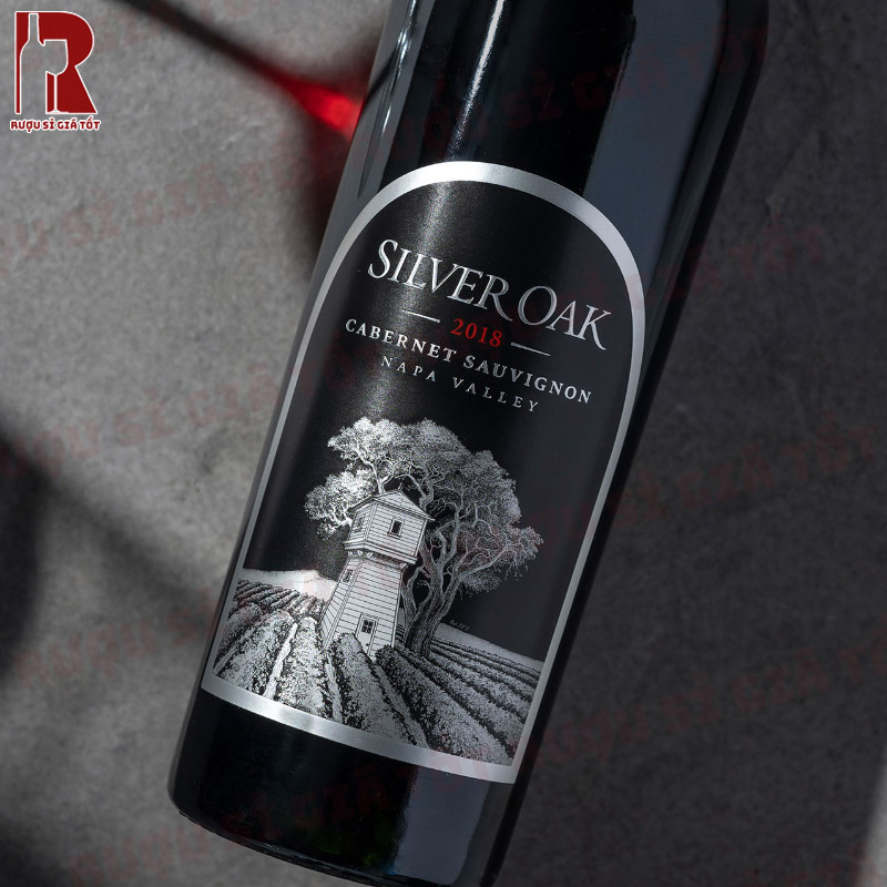 Silver Oak Napa Valley gây ấn tượng với hương vị đậm đà và mượt mà