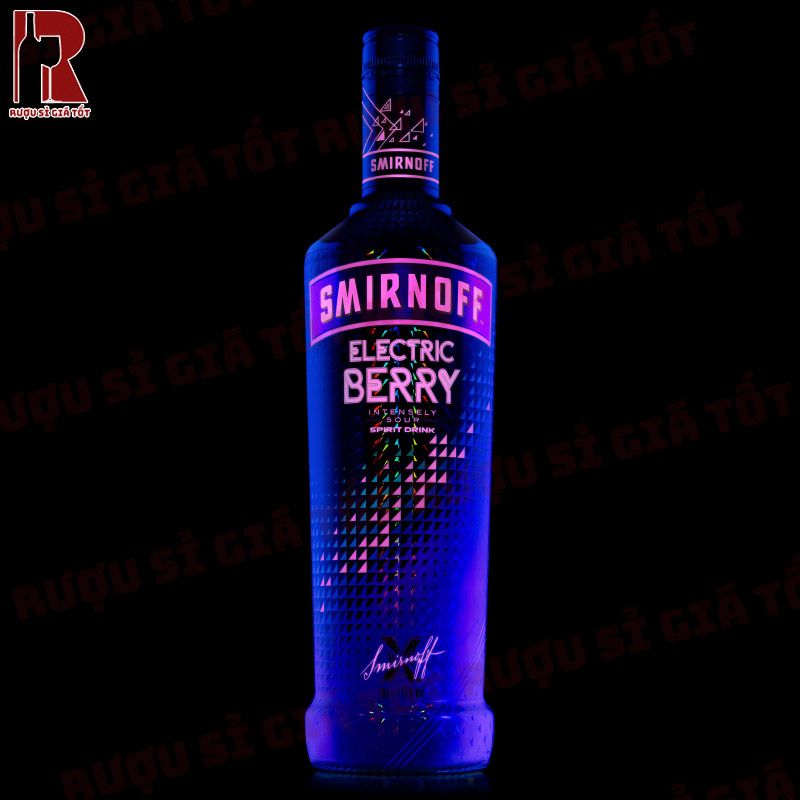 Đánh giá hương vị và cách thuởng thức Smirnoff Electric Berry Vodka