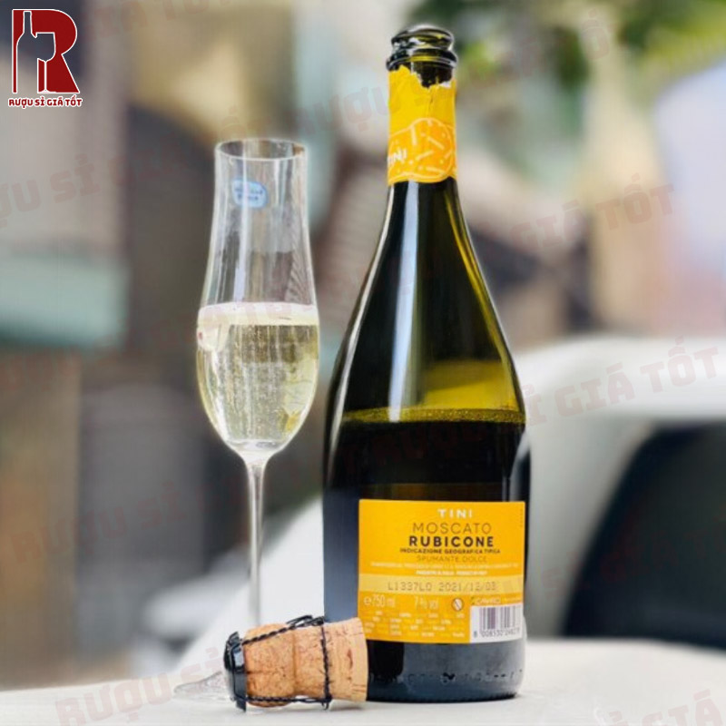Đánh giá hương vị vang Tini Moscato Spumante sủi bọt