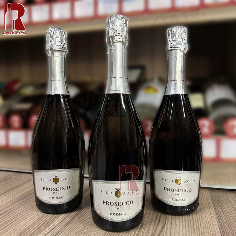 Tommasi Filodora Prosecco nổi bật với lớp bọt mịn và các tầng hương thơm trái cây thanh mát