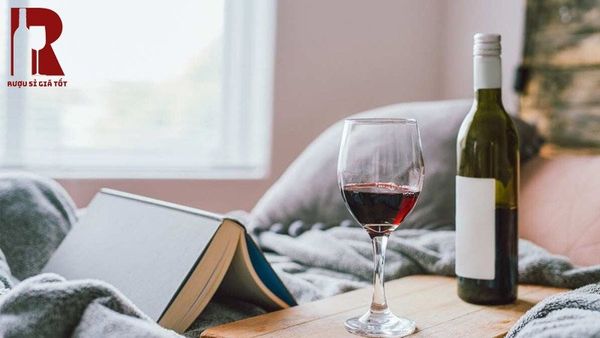Uống rượu vang lúc nào tốt nhất - một ly vang trước khi ngủ giúp ngủ ngon hơn