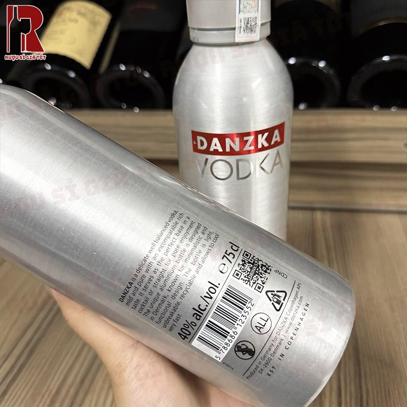 Thiết Kế Chai Danzka Mới Lạ, Tiện Lợi