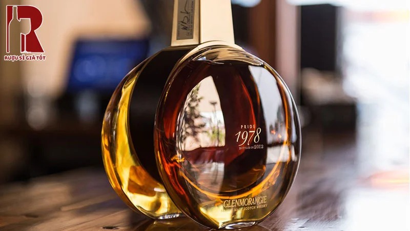 Rượu Glenmorangie Pride có hương trái cây tươi mới kèm theo chút nồng ấm của gia vị