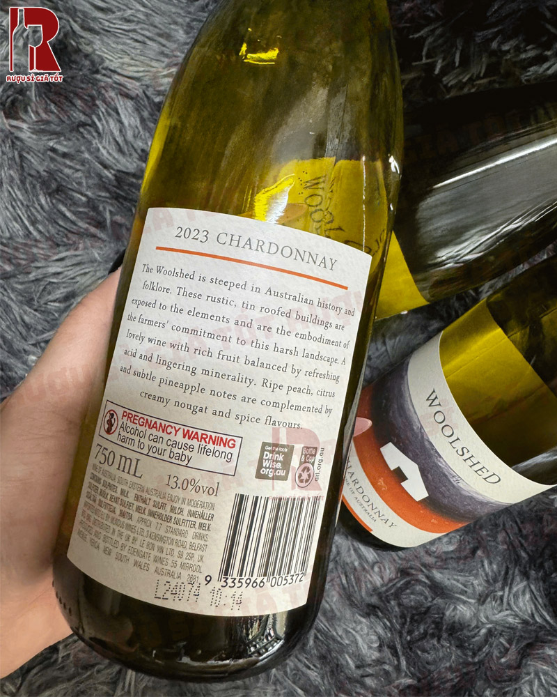 Woolshed Chardonnay nổi bật với hương trái cây tươi cùng mùi gỗ ấm áp