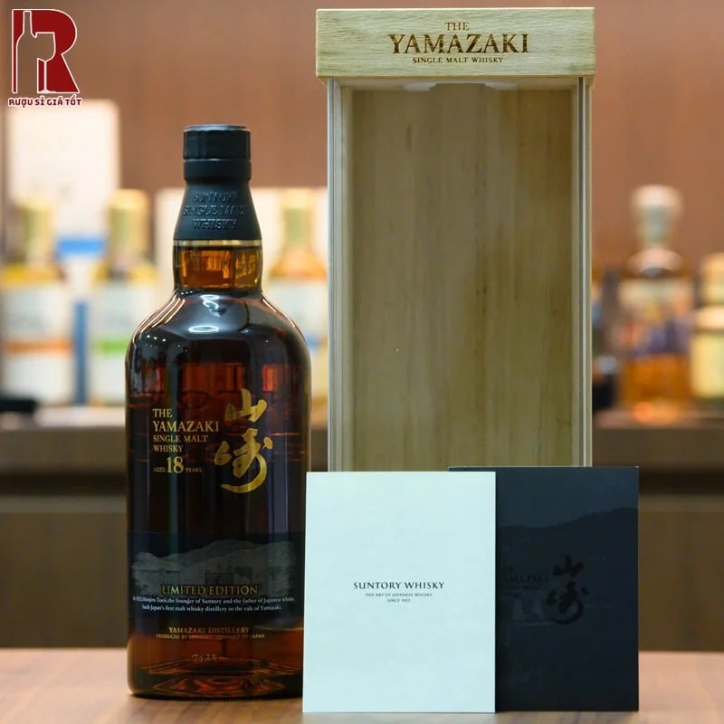 Rượu Yamazaki 18 Years Old Limited Edition nổi bật với vị rượu mạnh mẽ, đậm đà và hậu vị kéo dài ngọt nhẹ