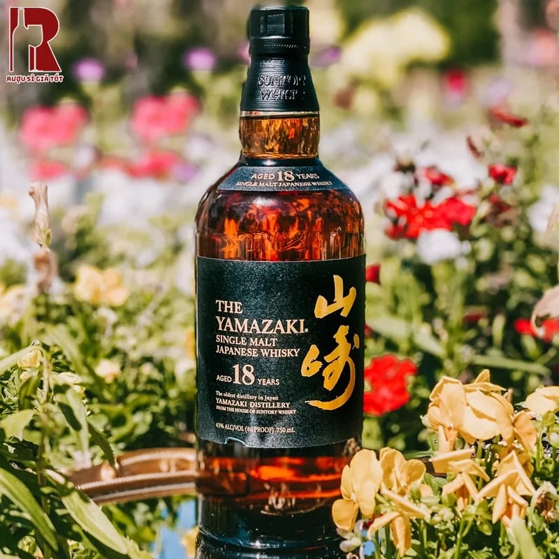 The Yamazaki 18 Years Old là một kiệt tác whisky Nhật Bản với hương vị tinh tế, cân bằng và giàu chiều sâu