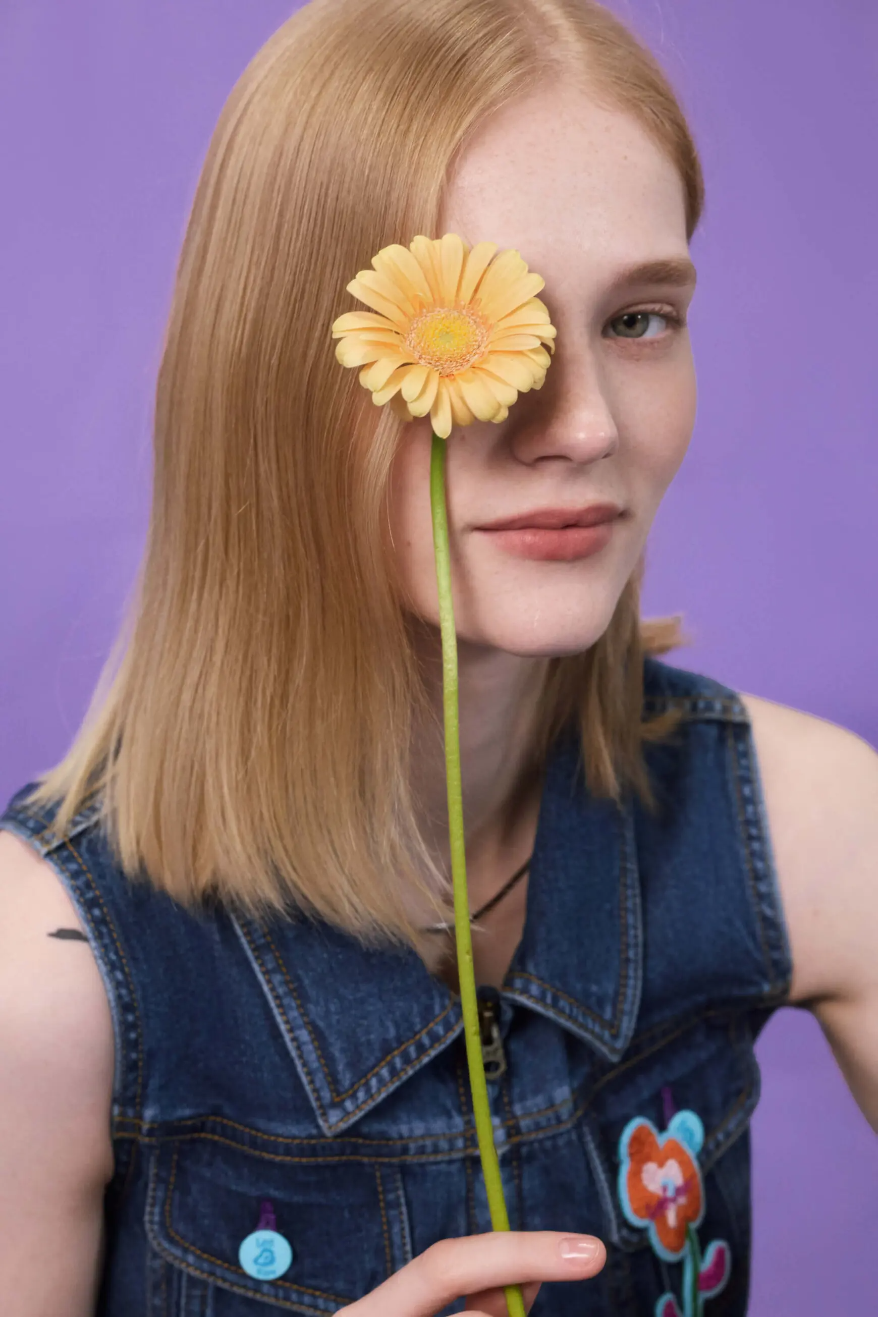 Quần yếm denim - ảnh 2