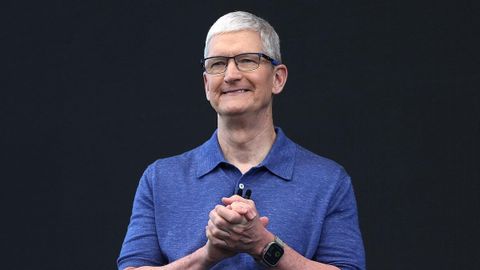 Tim Cook tiết lộ cách Apple Watch cứu mạng cha mình