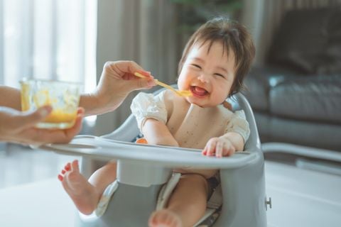 Cách Sử Dụng Và Lưu Ý Về Dầu Ăn Dặm Cho Bé Từ 6 Tháng Tuổi