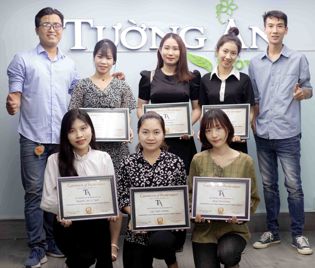 [BẬT MÍ] Hoa Chúc Mừng Ngày Công An Nhân Dân 19/8 Trang Nhã, Lịch Sự