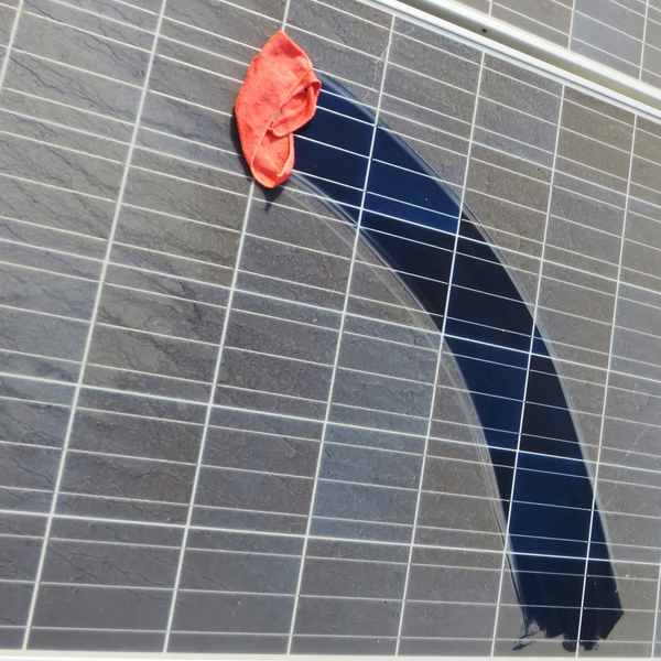 tam pin lau ngay chua ve sinh