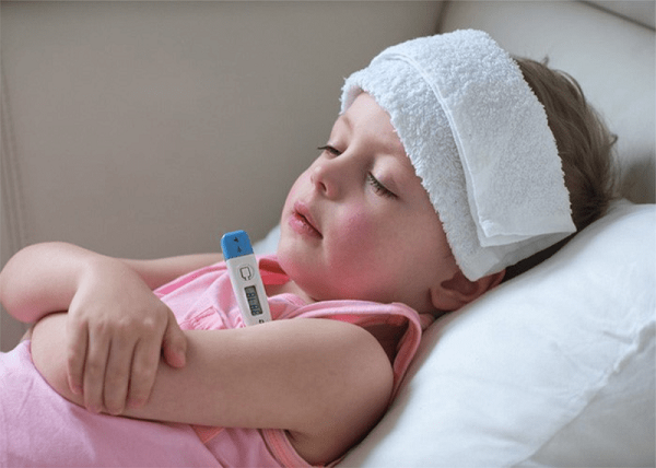 9 cách hạ sốt cho trẻ sơ sinh đơn giản, hiệu quả