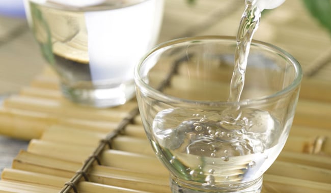 Vệ sinh bằng giấm trắng