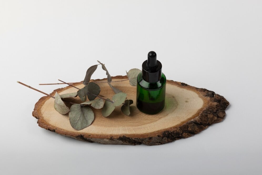 Công Dụng Của Tinh Dầu Khuynh Diệp