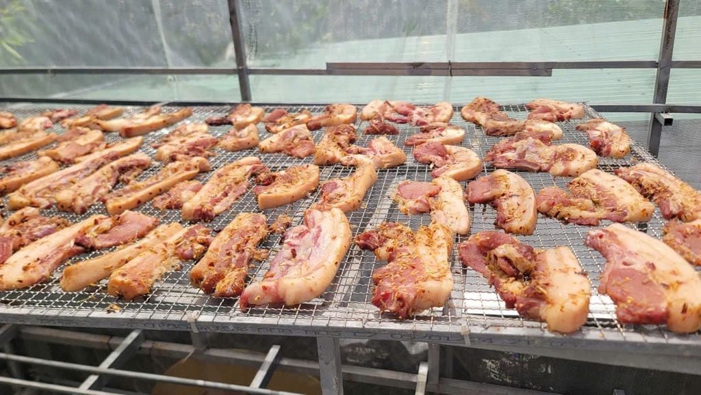 Ba Chỉ 1 Nắng Tặng Kèm Muối Kiến Vàng