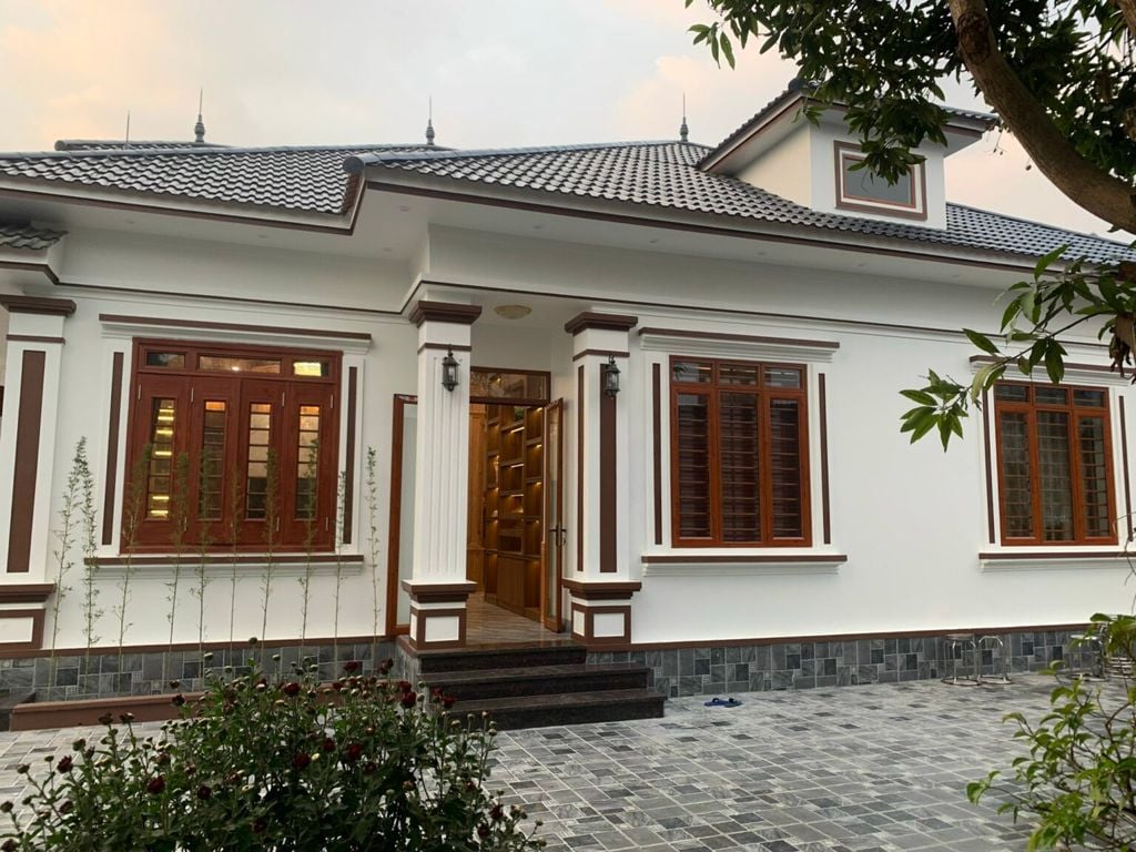 Công trình thực tế lắp đặt cửa thép vân gỗ tại Hưng Yên