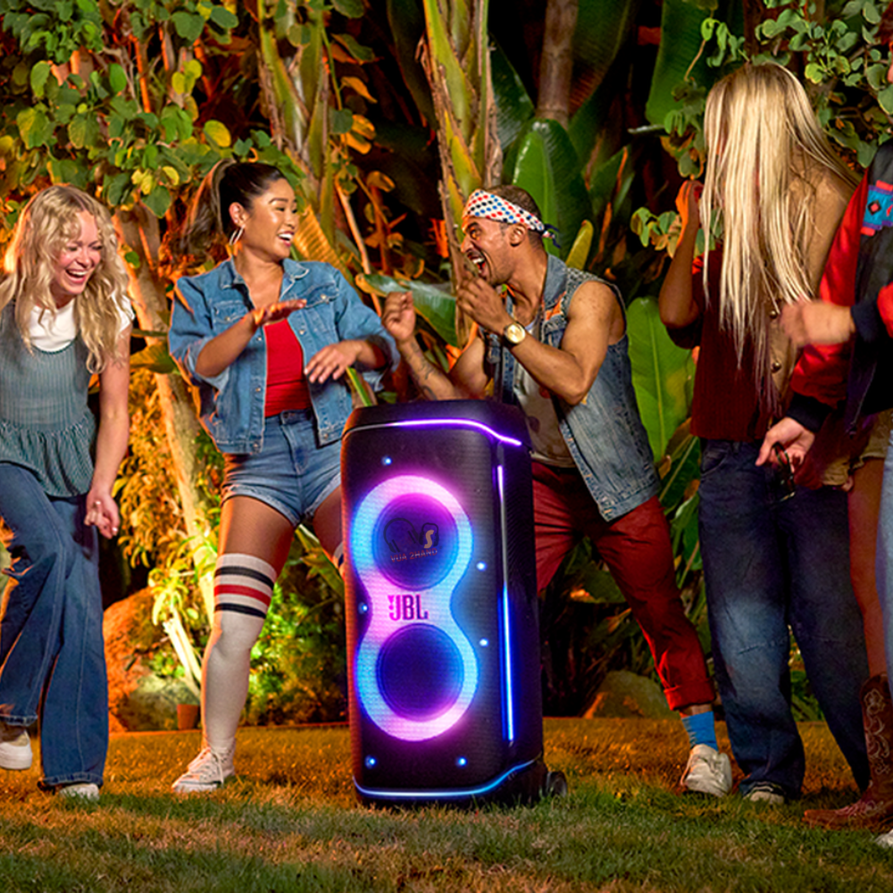 Hãy khuấy động đám đông bằng âm thanh đến từ JBL PartyBox 720