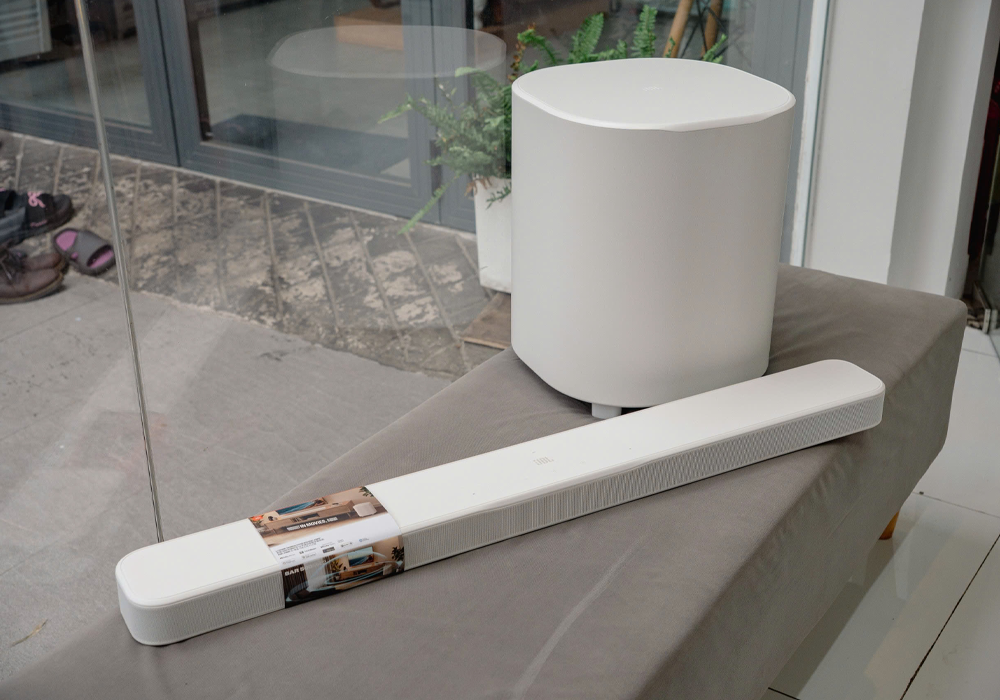 Đập hộp JBL BAR 500MK2 mang đến âm thanh sống động, mạnh mẽ và chân thực như tại rạp phim