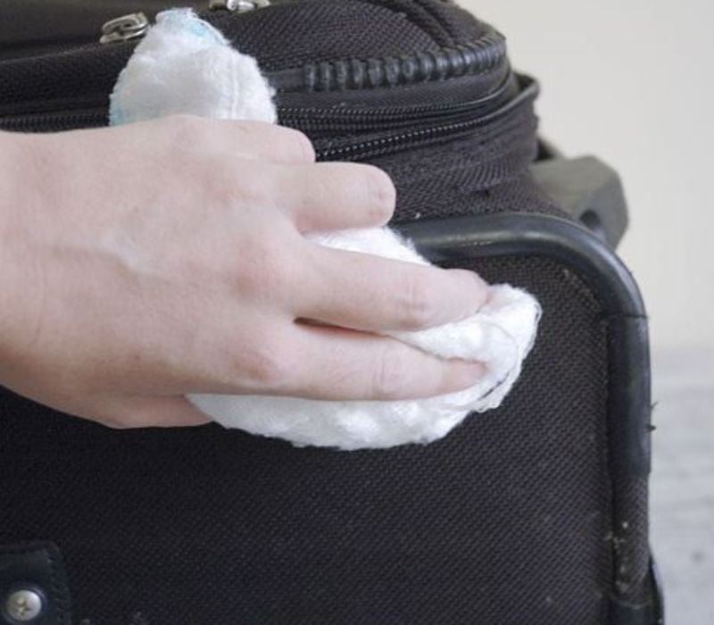 Có thể giặt vali vải không? Cách giặt vali vải đúng cách