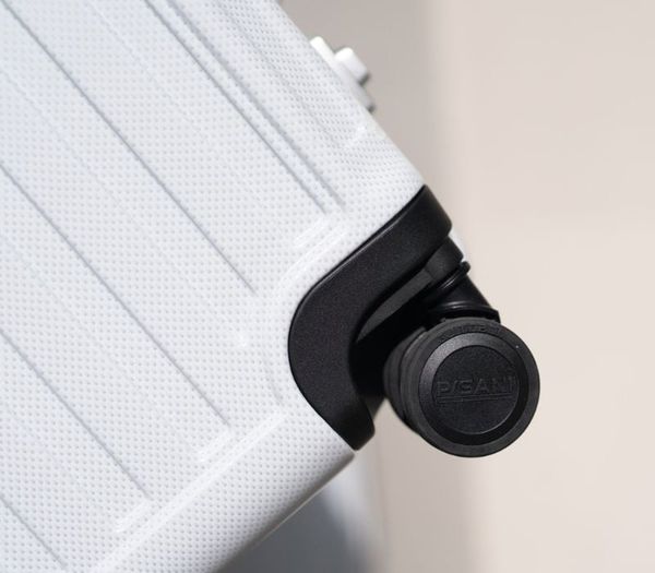 Cách khắc phục bánh xe vali bị rít đơn giản, hiệu quả