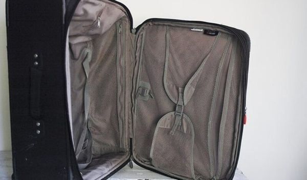 cách giặt vali vải