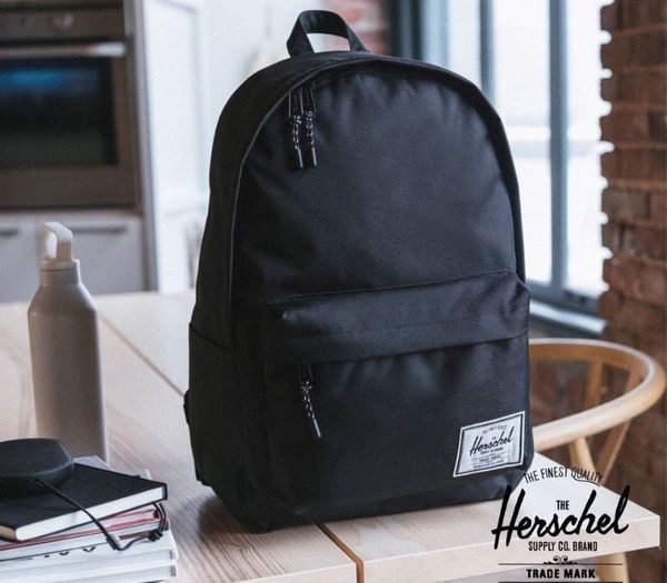 Herschel Backpack Vietnam: Biểu tượng phong cách sống hiện đại