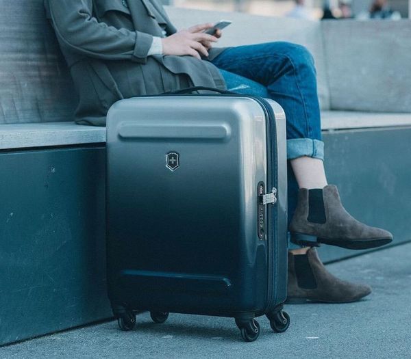 Vali Victorinox, thương hiệu hành lý lâu đời từ Thụy Sĩ với thiết kế sang trọng