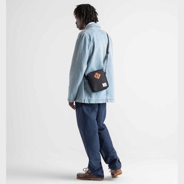 túi đeo chéo Herschel