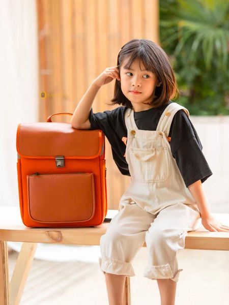 balo học sinh nữ